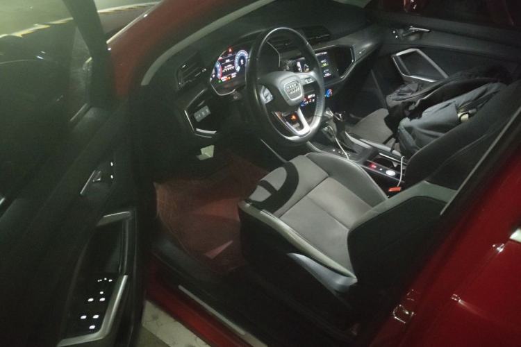 Used Audi Q3 2021 35 TFSI Progressive Dynamic Edition Driver Seat