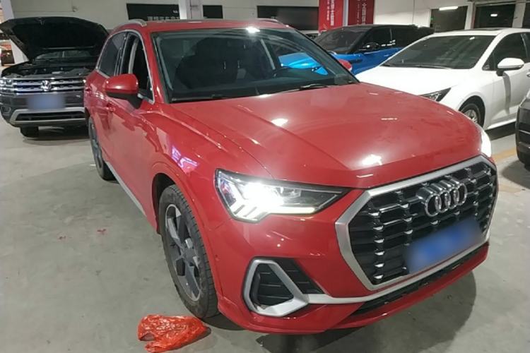 Used Audi Q3 2021 35 TFSI Fashion Dynamic Model Front Right 45 Deg