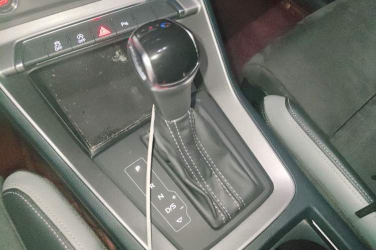 Used Audi Q3 2021 35 TFSI Progressive Dynamic Edition Gear Lever