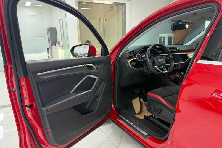 Used Audi Q3 2021 35 TFSI Fashion Dynamic Model Interior 6