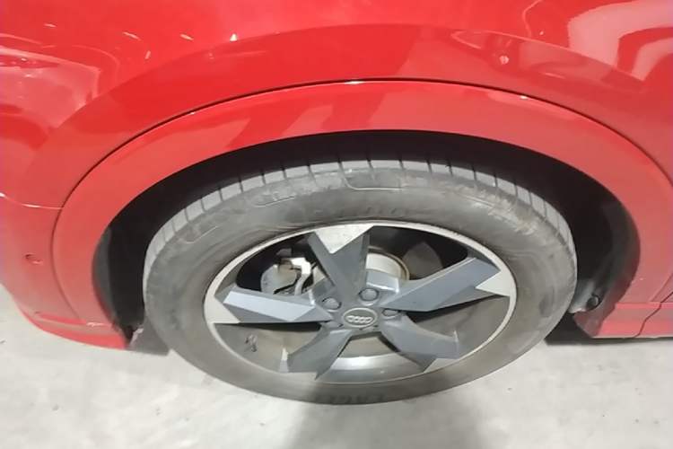 Used Audi Q3 2021 35 TFSI Fashion Dynamic Model Left Front Wheel Hub