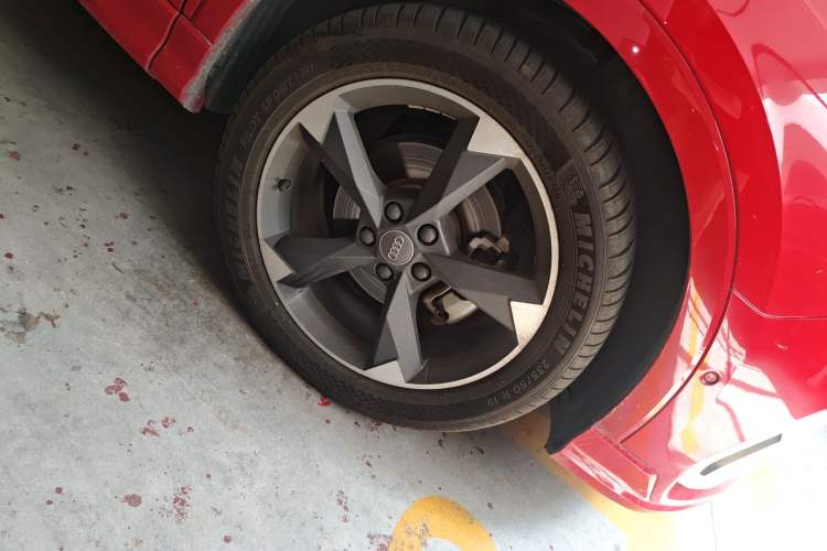 Used Audi Q3 2021 35 TFSI Fashion Dynamic Model Right Front Wheel Hub