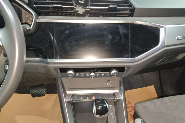 Used Audi Q3 2021 35 TFSI Progressive Dynamic Edition Audio And AC Panel