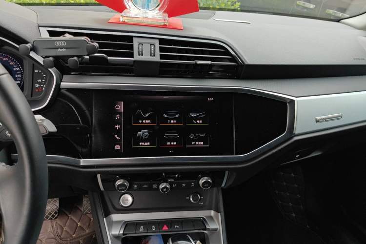 Used Audi Q3 2021 35 TFSI Advanced Style Edition Audio And AC Panel