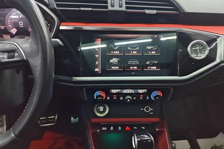Used Audi Q3 2021 40 TFSI Fashion Dynamic Model Audio And AC Panel