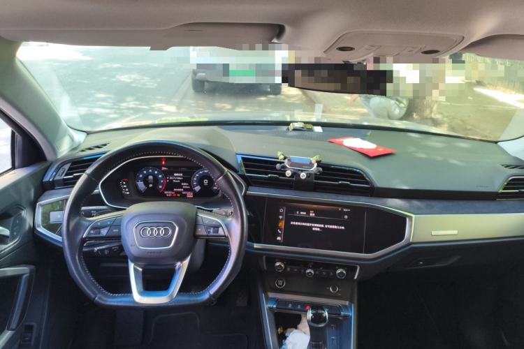 Used Audi Q3 2021 35 TFSI Fashion Dynamic Model Center Console