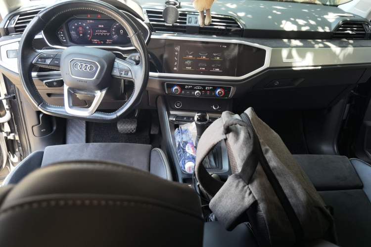 Used Audi Q3 2021 35 TFSI Fashion Dynamic Model Center Console