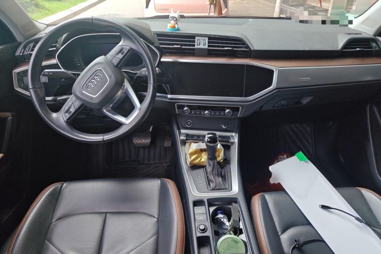Used Audi Q3 2021 35 TFSI Fashionable and Elegant Model Center Console