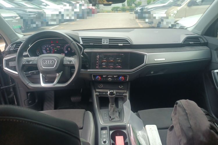 Used Audi Q3 2021 35 TFSI Fashion Dynamic Model Center Console