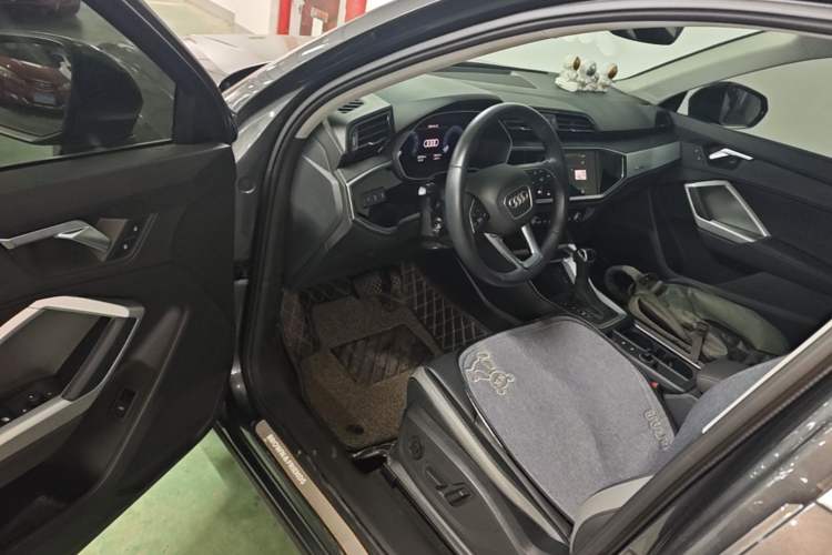 Used Audi Q3 2021 35 TFSI Advanced Style Edition Driver Seat
