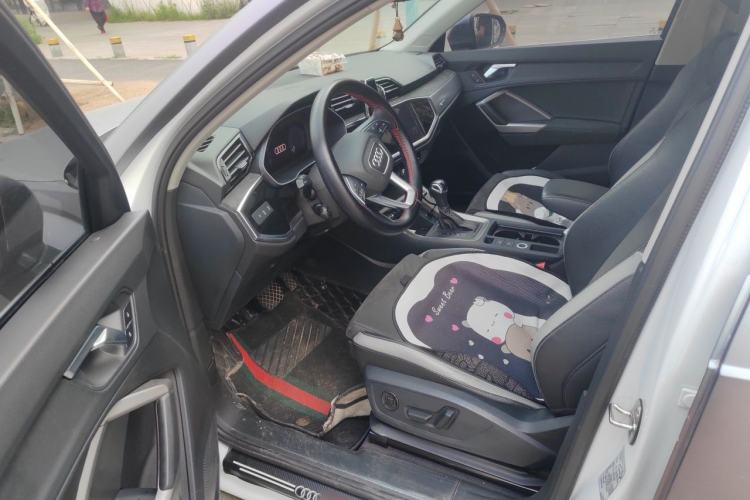 Used Audi Q3 2021 35 TFSI Progressive Dynamic Edition Driver Seat