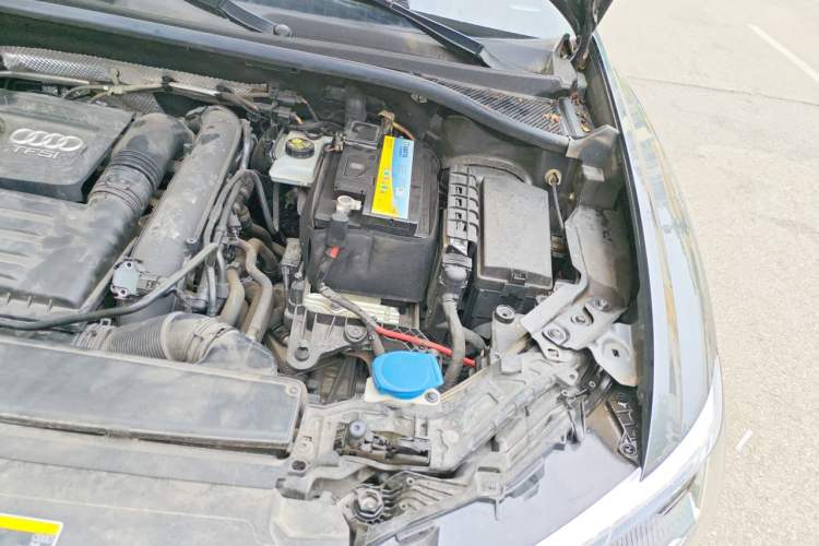 Used Audi Q3 2021 35 TFSI Fashion Dynamic Model Engine Bay Left
