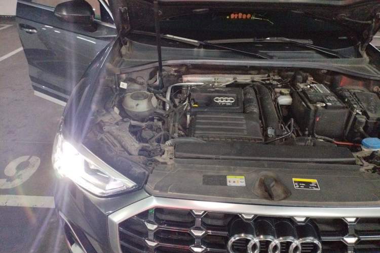 Used Audi Q3 2021 35 TFSI Fashion Dynamic Model Engine Bay Right