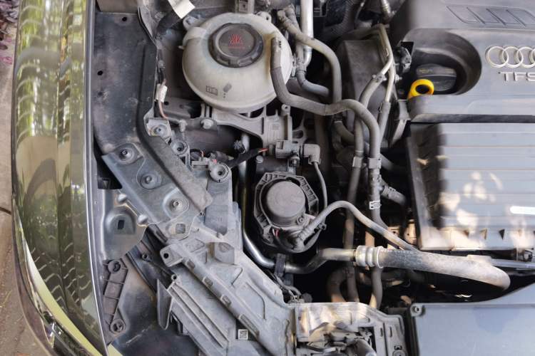Used Audi Q3 2021 35 TFSI Fashion Dynamic Model Engine Bay Right