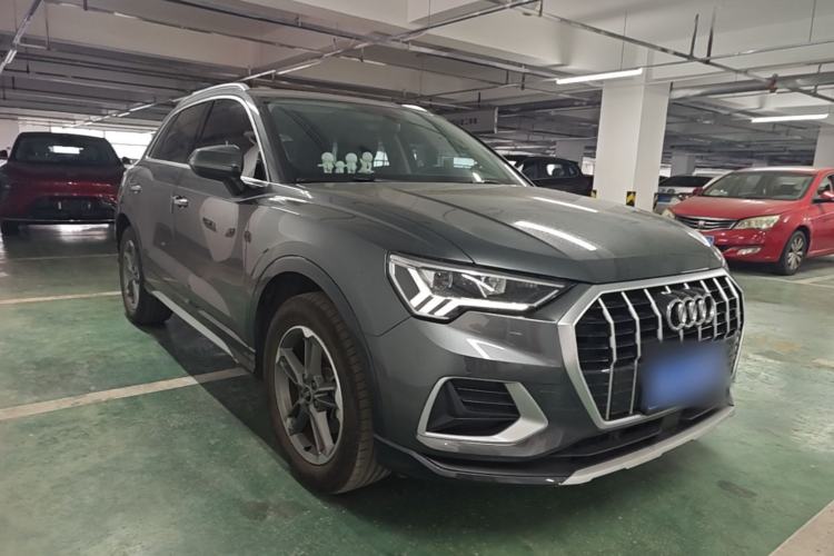 Used Audi Q3 2021 35 TFSI Advanced Style Edition Front Right 45 Deg