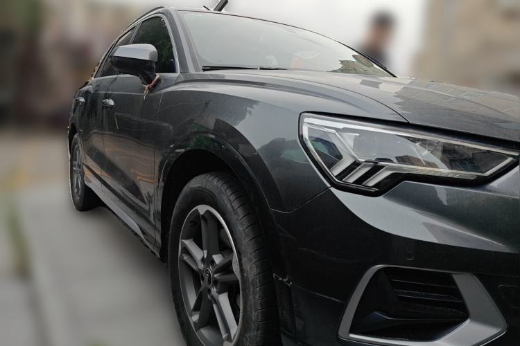 Used Audi Q3 2021 35 TFSI Advanced Style Edition Front Right 45 Deg