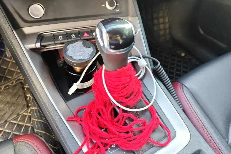 Used Audi Q3 2021 35 TFSI Fashionable and Elegant Model Gear Lever