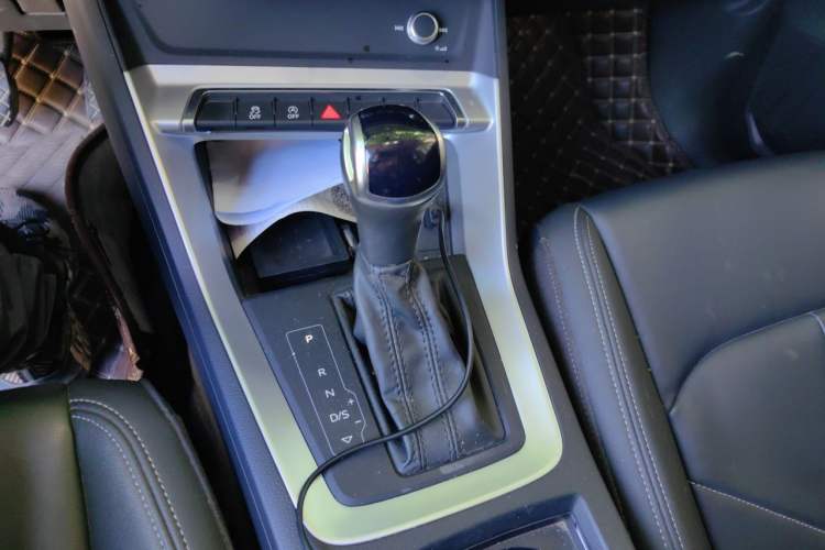 Used Audi Q3 2021 35 TFSI Advanced Style Edition Gear Lever