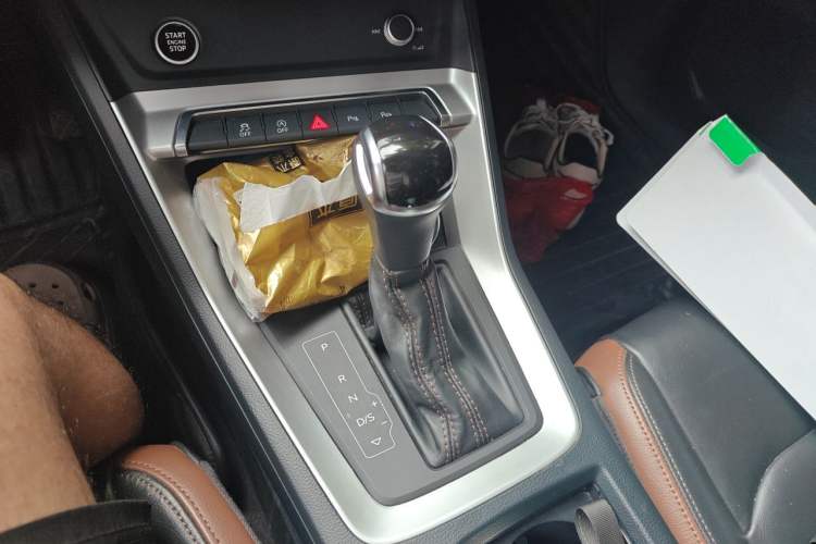 Used Audi Q3 2021 35 TFSI Fashionable and Elegant Model Gear Lever