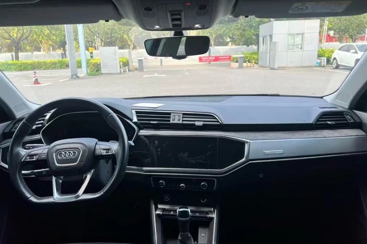 Used Audi Q3 2021 35 TFSI Fashion Dynamic Model Interior 1