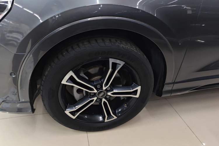 Used Audi Q3 2021 40 TFSI Fashion Dynamic Model Left Front Wheel Hub