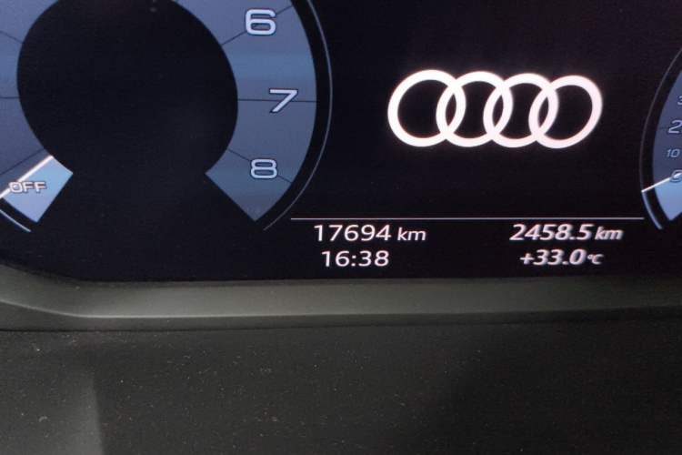 Used Audi Q3 2021 35 TFSI Progressive Dynamic Edition Odometer Close Up