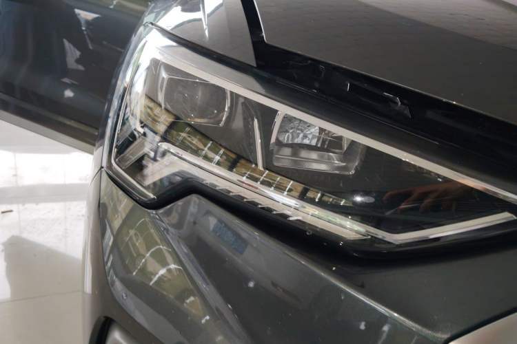 Used Audi Q3 2021 35 TFSI Fashion Dynamic Model Right Front Headlight