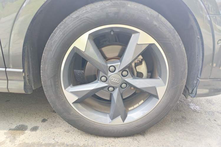 Used Audi Q3 2021 35 TFSI Fashion Dynamic Model Right Front Wheel Hub