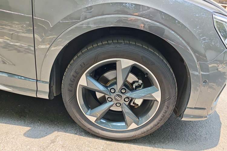 Used Audi Q3 2021 35 TFSI Fashion Dynamic Model Right Front Wheel Hub