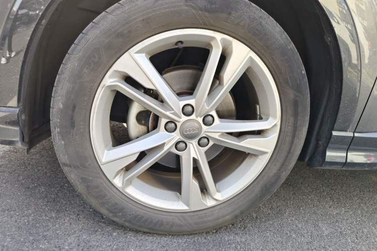 Used Audi Q3 2021 35 TFSI Fashionable and Elegant Model Right Front Wheel Hub