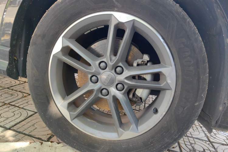 Used Audi Q3 2021 35 TFSI Advanced Style Edition Right Front Wheel Hub