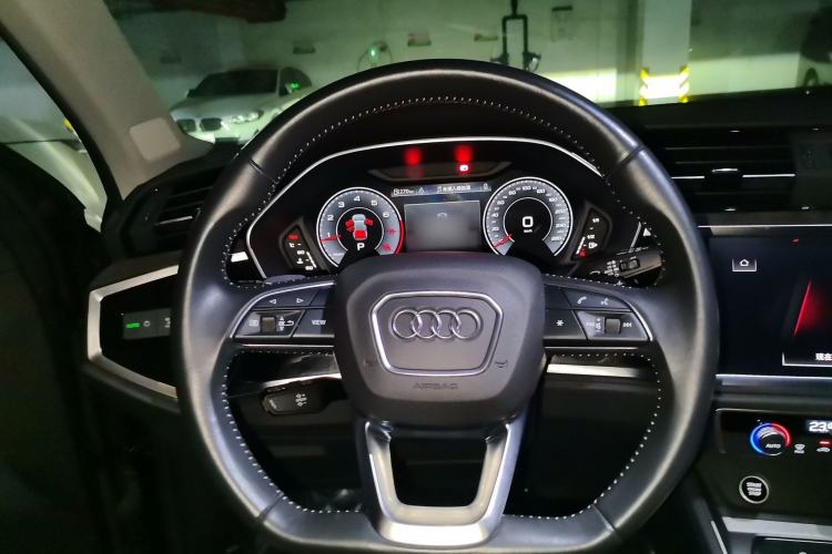 Used Audi Q3 2021 35 TFSI Fashion Dynamic Model Steering Wheel