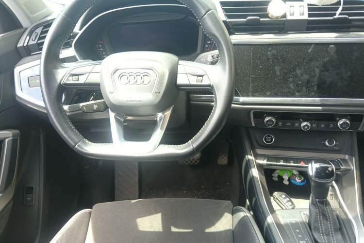 Used Audi Q3 2021 35 TFSI Fashion Dynamic Model Steering Wheel