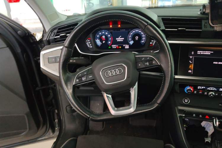 Used Audi Q3 2021 35 TFSI Fashion Dynamic Model Steering Wheel