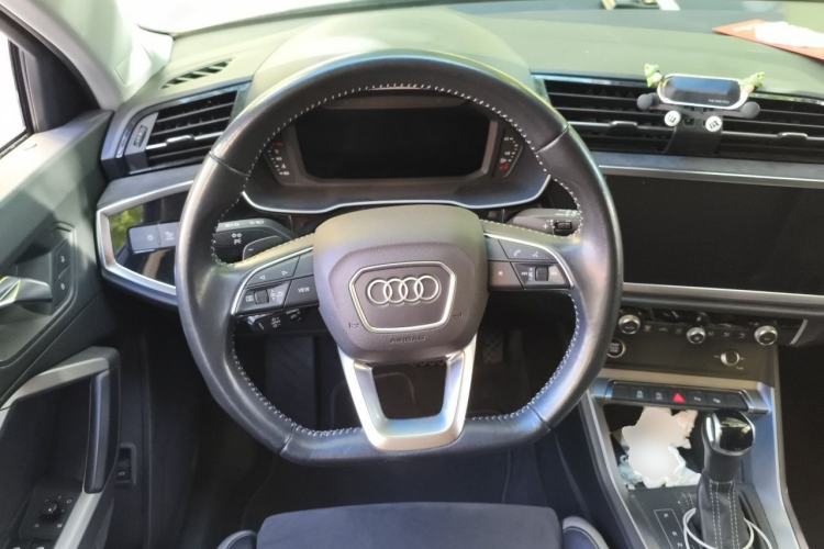 Used Audi Q3 2021 35 TFSI Fashion Dynamic Model Steering Wheel