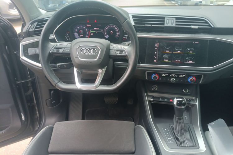 Used Audi Q3 2021 35 TFSI Fashion Dynamic Model Steering Wheel