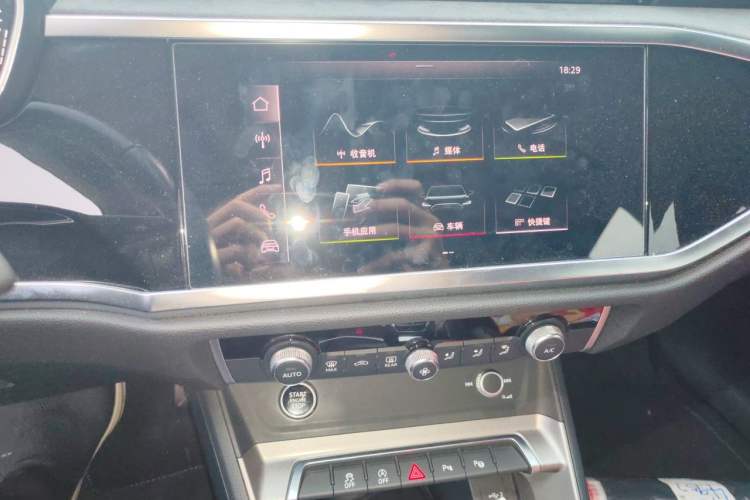Used Audi Q3 2021 35 TFSI Fashion Dynamic Model Audio And AC Panel
