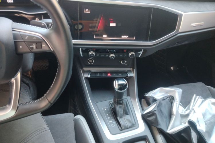 Used Audi Q3 2021 35 TFSI Fashion Dynamic Model Audio And AC Panel