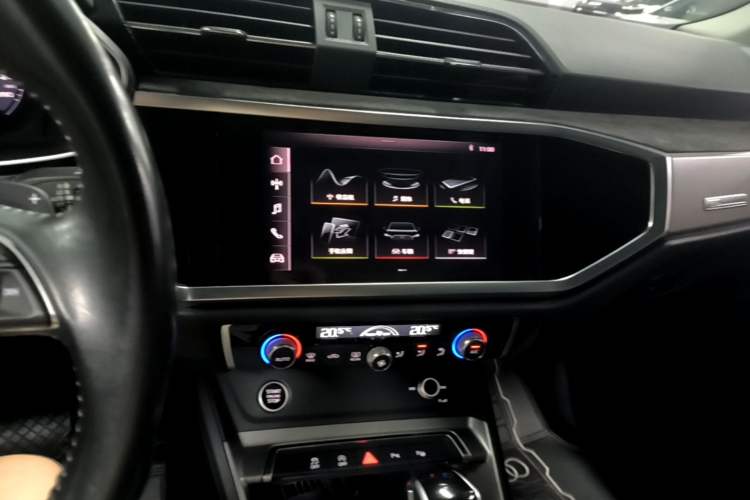 Used Audi Q3 2021 35 TFSI Fashion Dynamic Model Audio And AC Panel