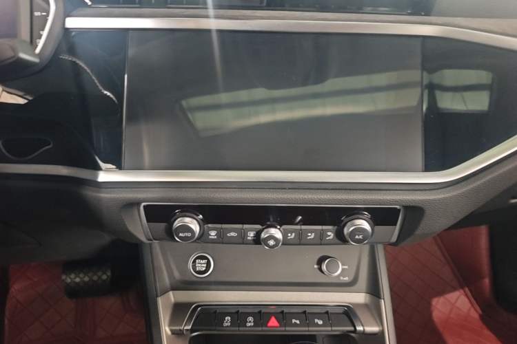 Used Audi Q3 2021 35 TFSI Fashion Dynamic Model Audio And AC Panel