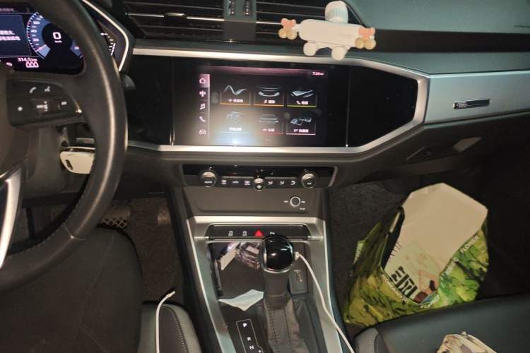 Used Audi Q3 2021 35 TFSI Advanced Style Edition Audio And AC Panel