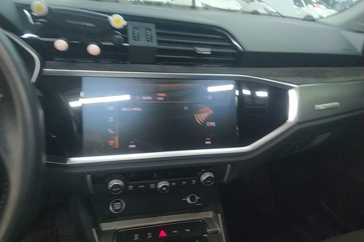 Used Audi Q3 2021 35 TFSI Fashion Dynamic Model Audio And AC Panel