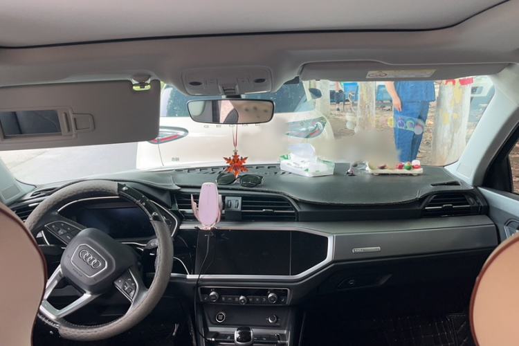 Used Audi Q3 2021 35 TFSI Fashionable and Elegant Model Audio And AC Panel
