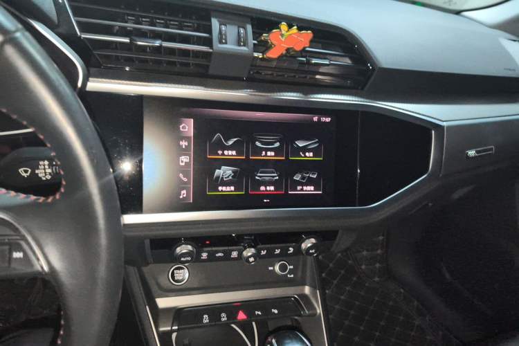 Used Audi Q3 2021 35 TFSI Fashionable and Elegant Model Audio And AC Panel