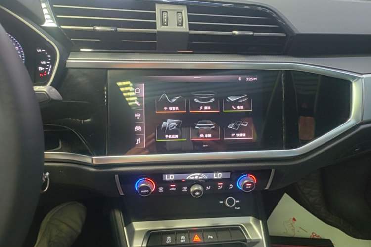 Used Audi Q3 2021 35 TFSI Advanced Style Edition Audio And AC Panel