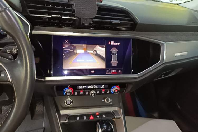 Used Audi Q3 2021 35 TFSI Fashion Dynamic Model Audio And AC Panel