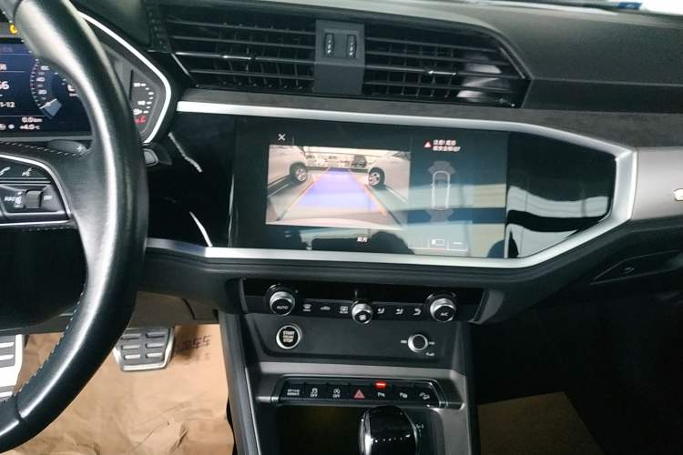 Used Audi Q3 2021 45 TFSI quattro Fashion Dynamic Model Audio And AC Panel