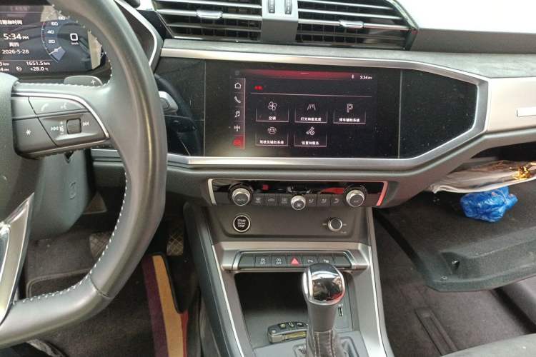Used Audi Q3 2021 35 TFSI Fashion Dynamic Model Audio And AC Panel