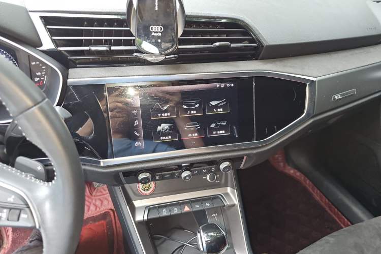 Used Audi Q3 2021 35 TFSI Fashion Dynamic Model Audio And AC Panel