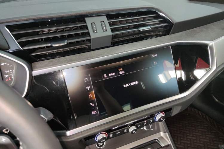 Used Audi Q3 2021 35 TFSI Fashion Dynamic Model Audio And AC Panel
